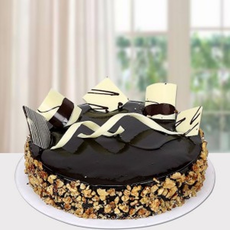 Crunchy Walnuts Chocolate Cake