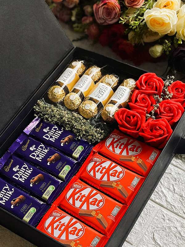 Chocolates & Red Roses Gift