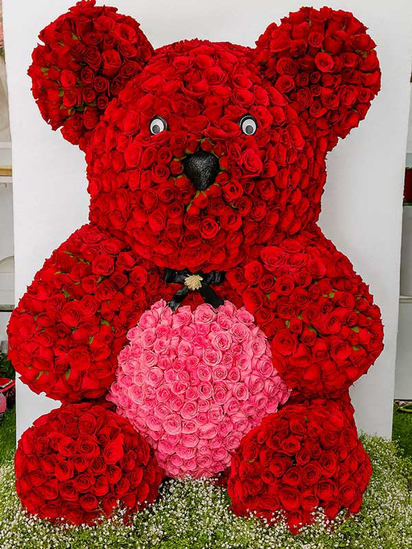 The Royal 1000+ Rose Grandeur