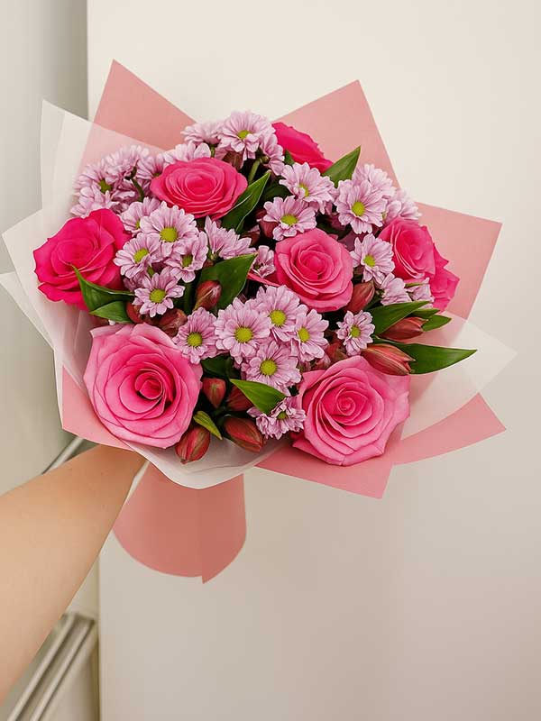 Mixed Pink Rose & Daisy Bouquet