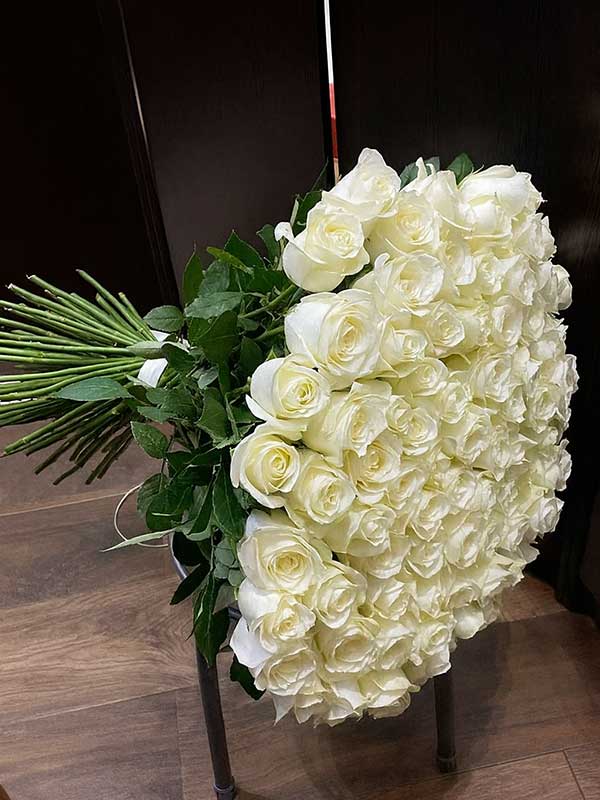 Grand White Rose Luxury Bouquet