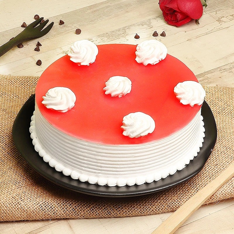Strawberry Cream Cake