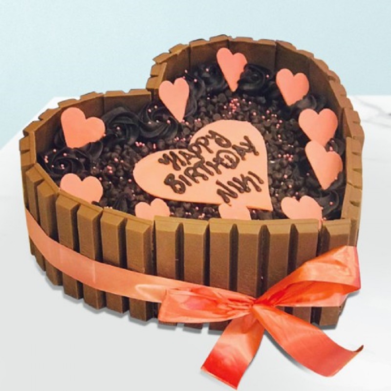 Kitkat Choco Chip Cake